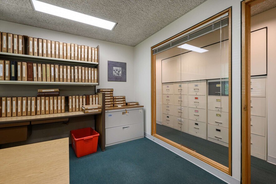 More Photos Of 10 Walker St, Kittery Loft Creative Space For Lease