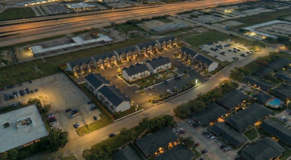 More Photos Of 81 Northpoint dr, Houston Multifamily For Sale