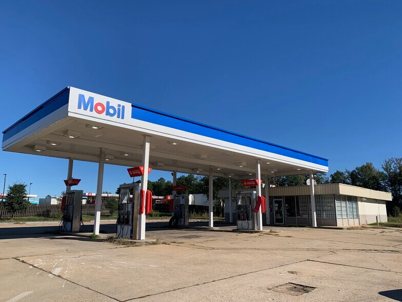 Primary Photo Of 6969 W Bert Kouns Industrial Loop, Shreveport Convenience Store For Sale