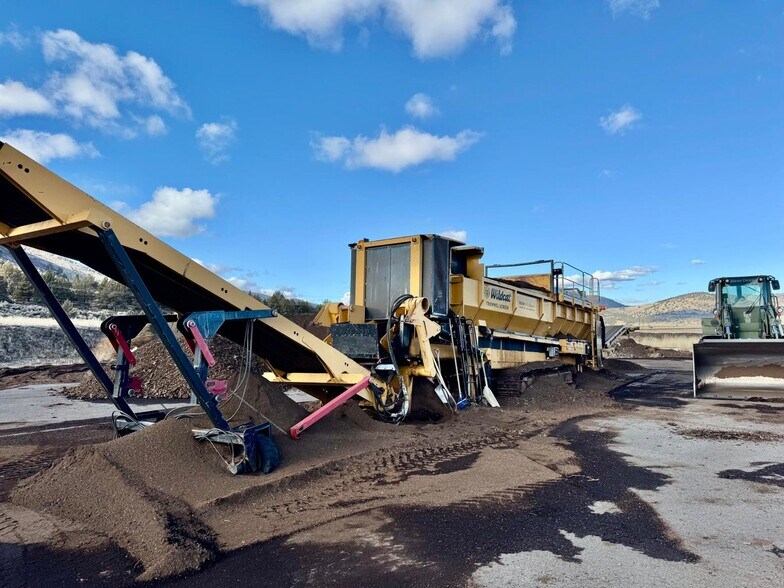 More Photos Of 24221 US-97 Hwy, Klamath Falls Contractor Storage Yard For Sale