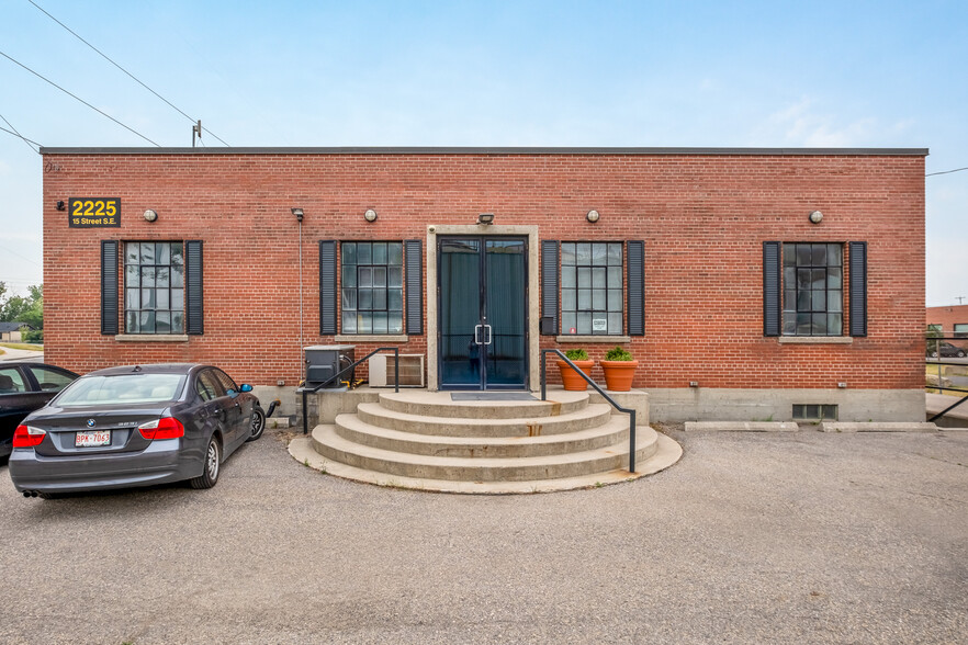 Primary Photo Of 2225 15th St SE, Calgary Warehouse For Sale