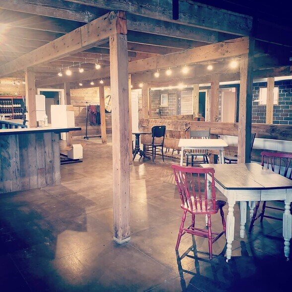 More Photos Of 3533 Fenton Ave, Stratford Winery Vineyard For Sale