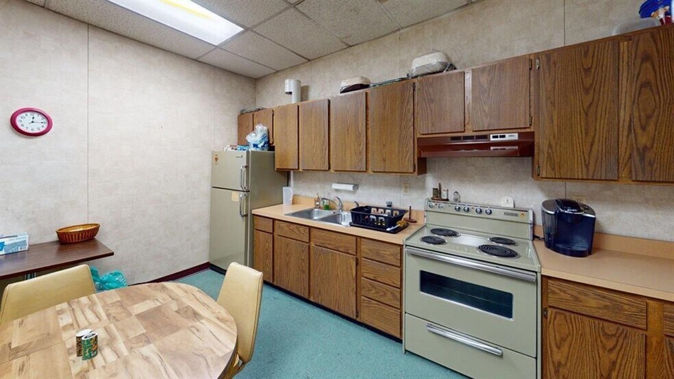 More Photos Of 2819 5th Ave, Huntington Medical For Sale