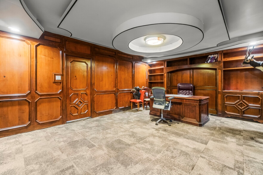 More Photos Of 1018 Shaver St, Pasadena Warehouse For Sale