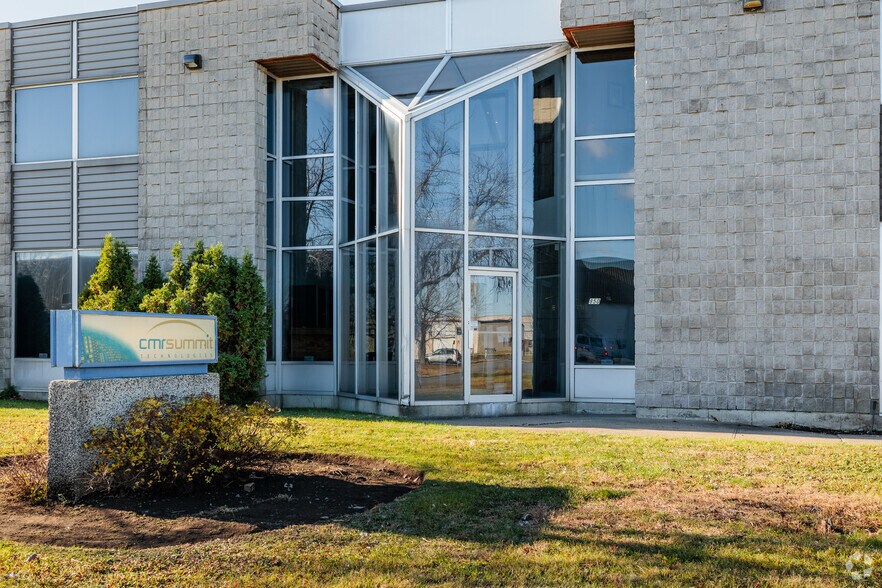 More Photos Of 850 Av Selkirk, Pointe-claire Warehouse For Sale