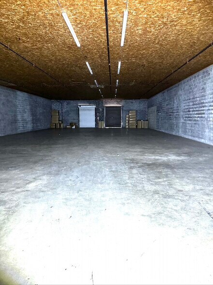 More Photos Of 131 S Varnell Rd, Tunnel Hill Distribution For Sale