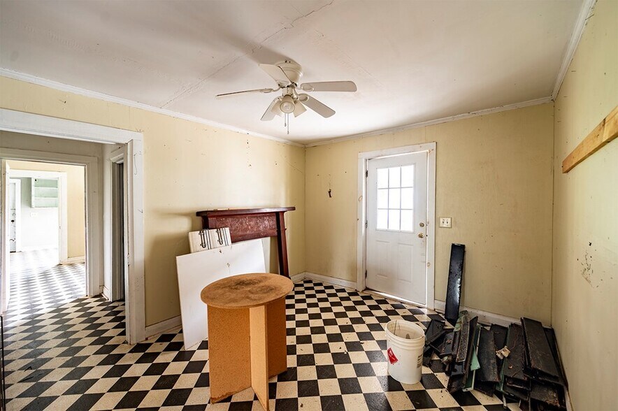 More Photos Of 1080 Johnson St SE, Dawson Specialty For Sale