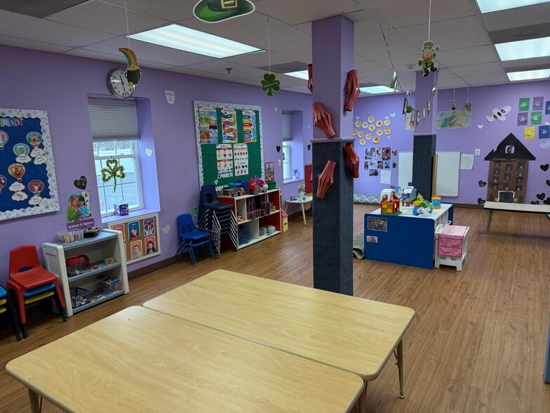 More Photos Of 24 Cherry Tree Farm Rd, Middletown Daycare Center For Sale