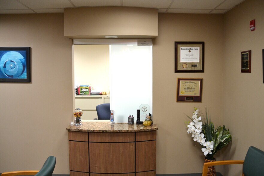 More Photos Of 2 Hospital Plz, Old Bridge Medical For Lease