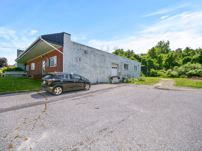 More Photos Of 1434-1440 County Rd, Wantage Warehouse For Sale