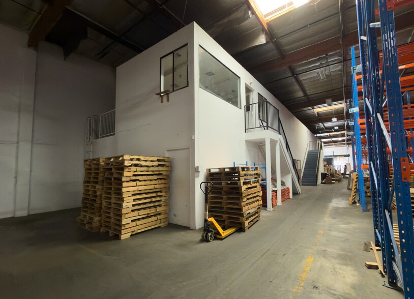 More Photos Of 14245 Lomitas Ave, La Puente Warehouse For Lease
