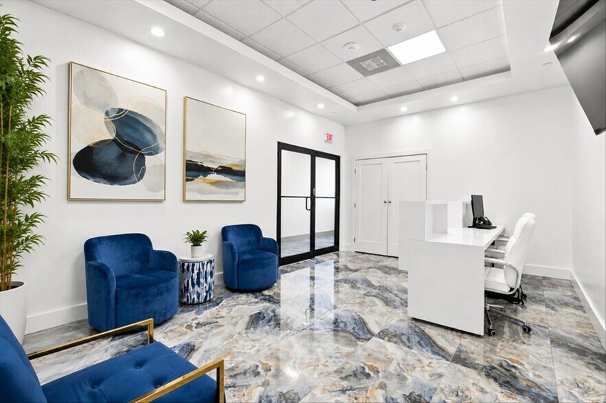 More Photos Of 2920-2950 NE 207th St, Aventura Unknown For Lease