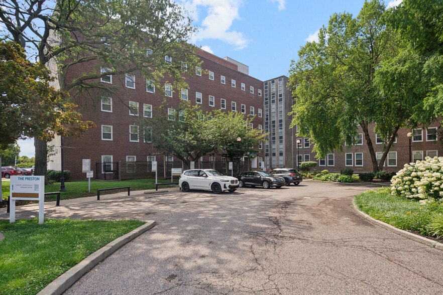 More Photos Of 3300 Henry Ave, Philadelphia Unknown For Lease