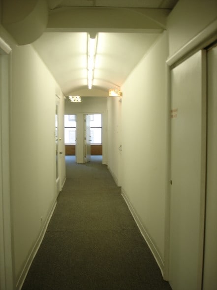 More Photos Of 234 S Wabash Ave, Chicago Office For Sale