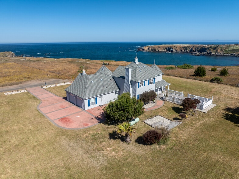 More Photos Of 19351 Del Mar Dr, Fort Bragg Specialty For Sale