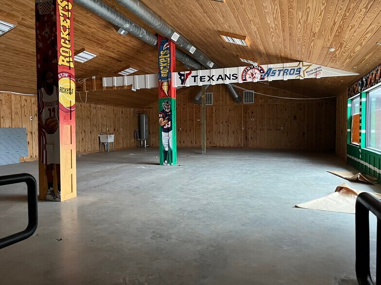 More Photos Of 19293 Keenan Cut Off Rd, Montgomery General Retail For Sale