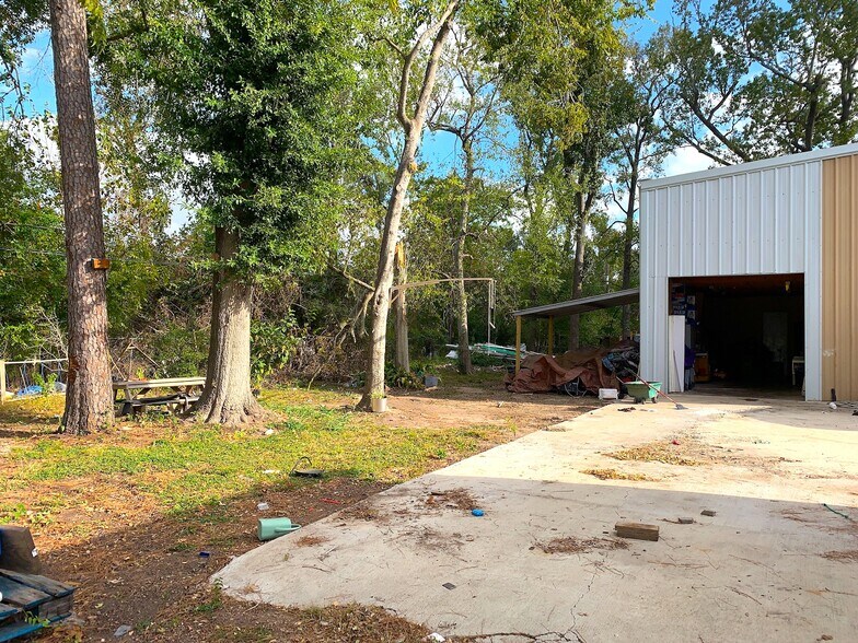 More Photos Of 15518 Silver Ridge Dr, Houston Specialty For Lease