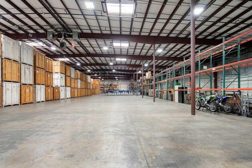 More Photos Of 9611 NE Sunderland Rd, Portland Warehouse For Lease
