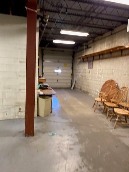 More Photos Of 1862 E Main St, Bridgeport Light Distribution For Sale