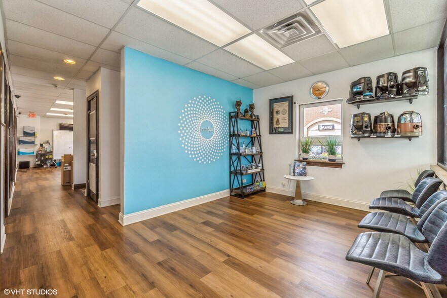 More Photos Of 3425 Dempster St, Skokie Office For Sale