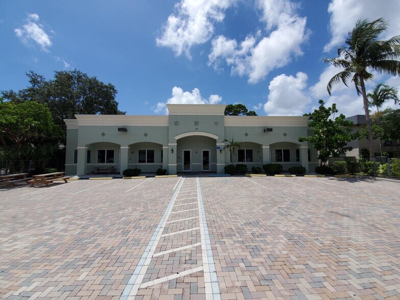 More Photos Of 24 SW 10th St, Fort Lauderdale Office Residential For Lease