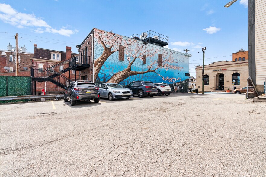 More Photos Of 123 Shiloh St, Pittsburgh Restaurant For Sale