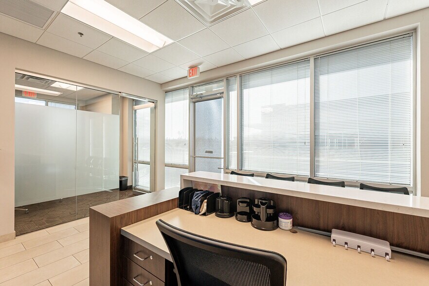 More Photos Of 1095 W Rio Salado Pky, Tempe Loft Creative Space For Sale