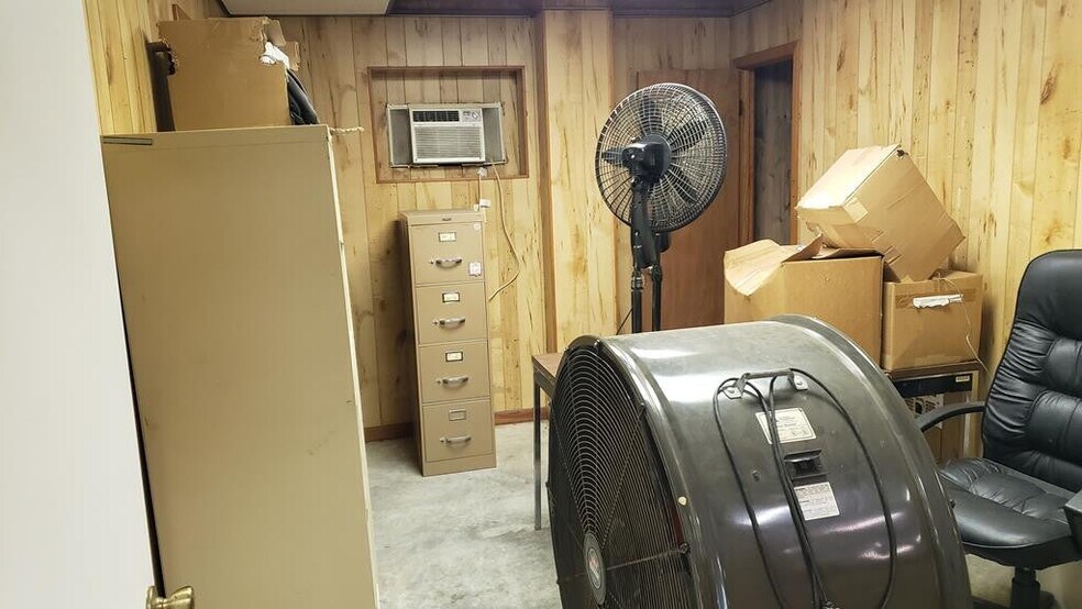 More Photos Of 100 Freedom Drive, Liberty Warehouse For Sale