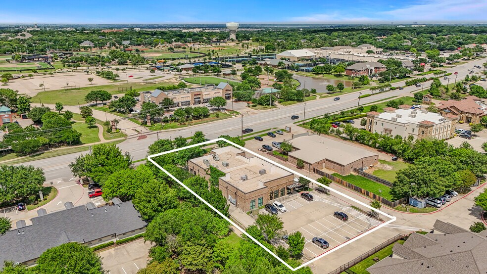 More Photos Of 445 W Southlake Blvd, Southlake Freestanding For Sale