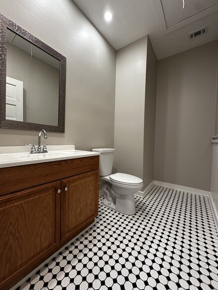More Photos Of 2118 Oxford St, Austin Office For Lease