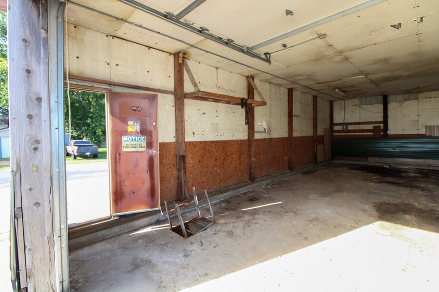 More Photos Of 14 1st SE st, Dodge Center Industrial For Sale