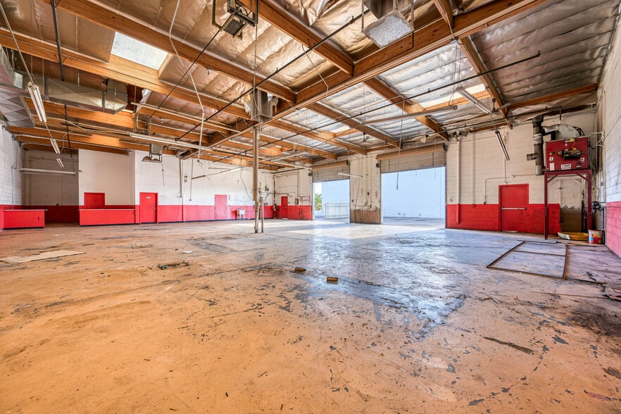 More Photos Of 4185 W Tompkins Ave, Las Vegas Auto Repair For Sale