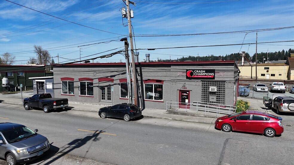 More Photos Of 135 E Hill St, Monroe Auto Repair For Sale