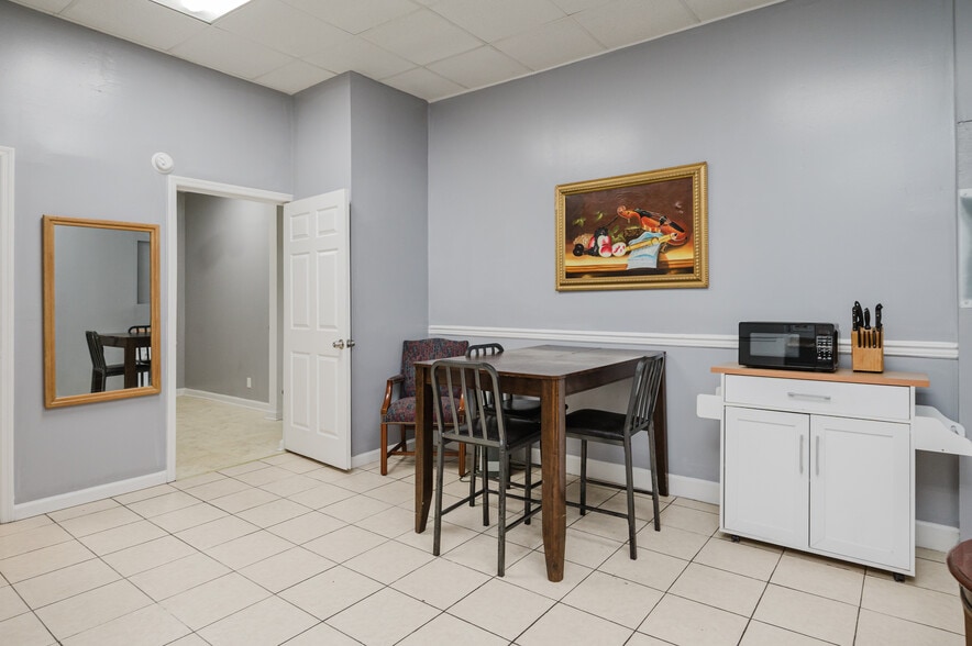 More Photos Of 2817 Bessemer Rd, Birmingham Freestanding For Sale