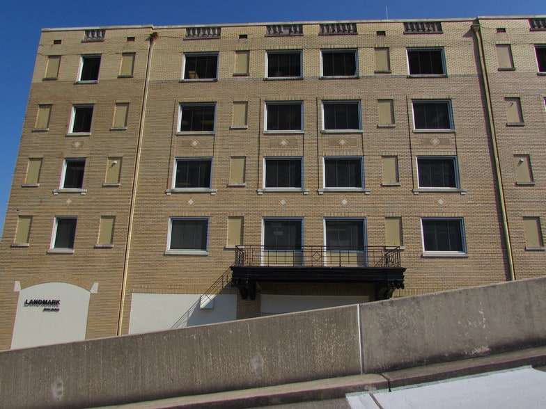 More Photos Of 100-110 N Hamilton St, Dalton Office For Lease