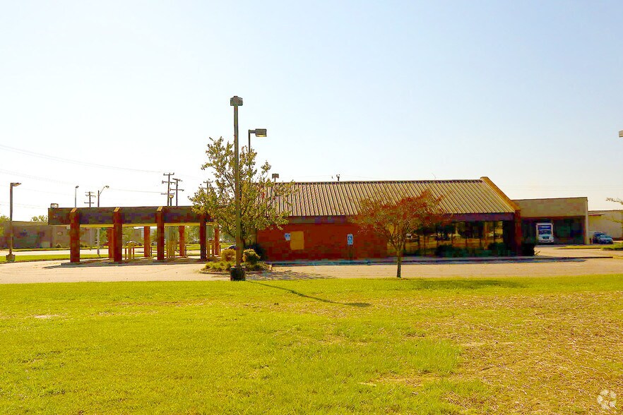 More Photos Of 3351 E Princess Anne Rd, Norfolk Bank For Sale