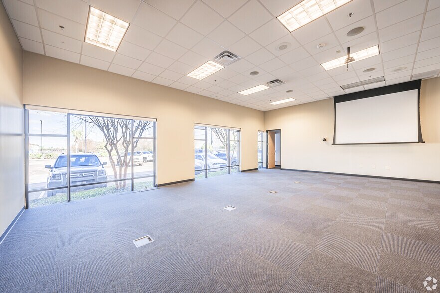 More Photos Of 16969 Texas Ave, Webster Office For Lease