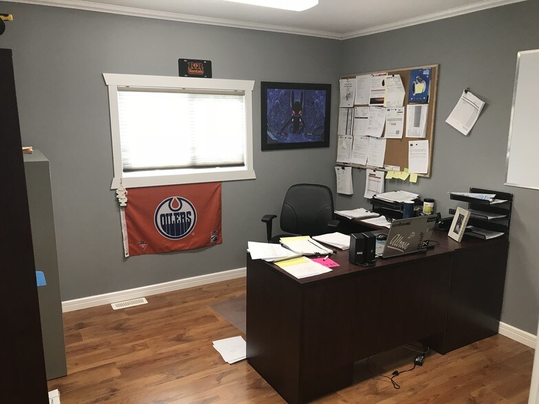 More Photos Of 4212 Hewlett Dr, Red Deer County Industrial For Sale