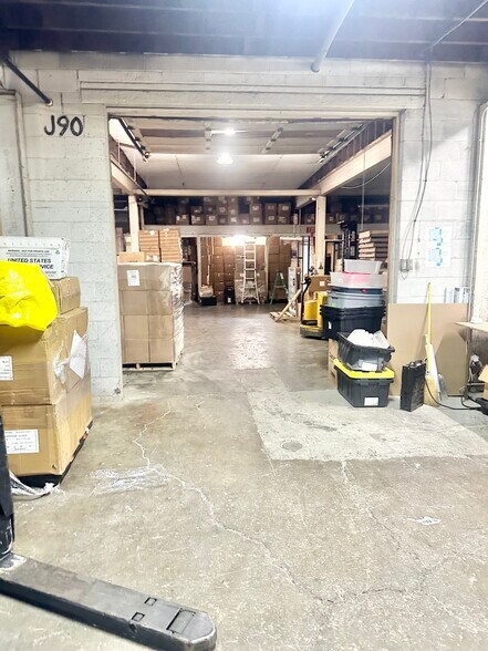 More Photos Of 627-655 N Cassady Ave, Columbus Light Distribution For Lease