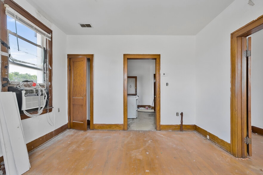More Photos Of 19403 W Warren Ave, Detroit Storefront Retail Residential For Sale