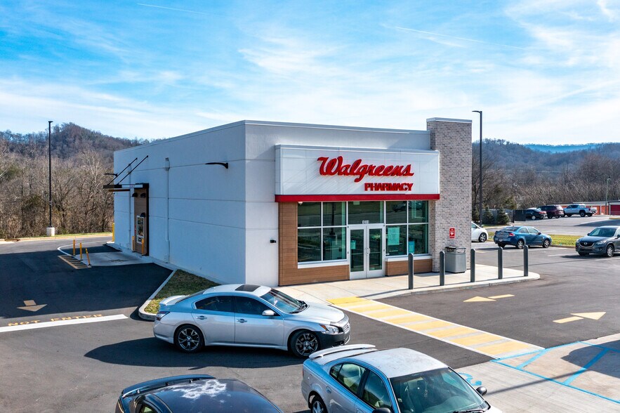 More Photos Of Walgreens, Etowah Freestanding For Sale
