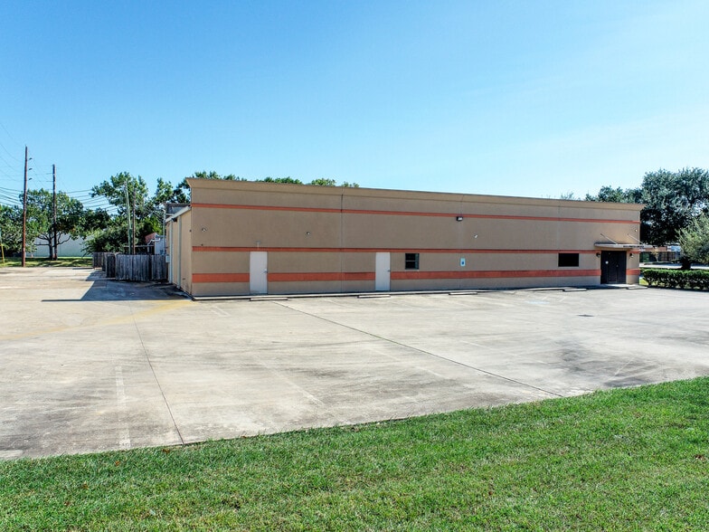 More Photos Of 12830 Century Dr, Stafford Manufacturing For Sale