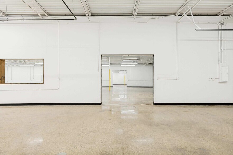 More Photos Of 417 N Interurban St, Richardson Warehouse For Sale