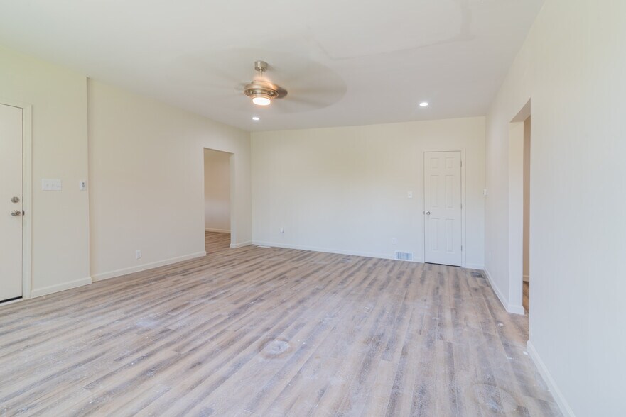 More Photos Of 506 E Marion St, Shelby Apartments For Sale