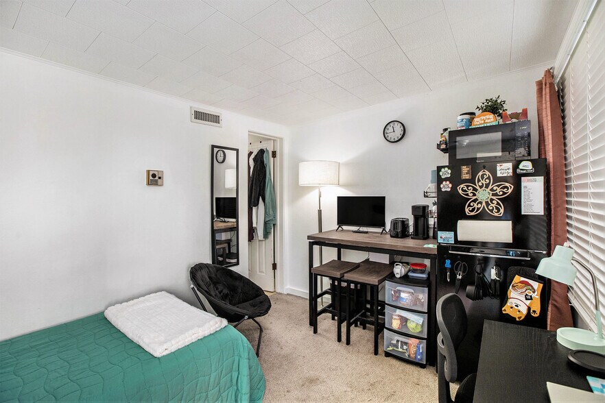 More Photos Of 525 W Mitchell St, Petoskey Office For Sale