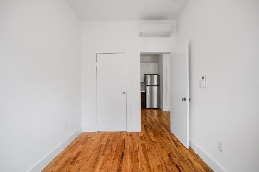 More Photos Of 476 Gates Ave, Brooklyn Apartments For Sale