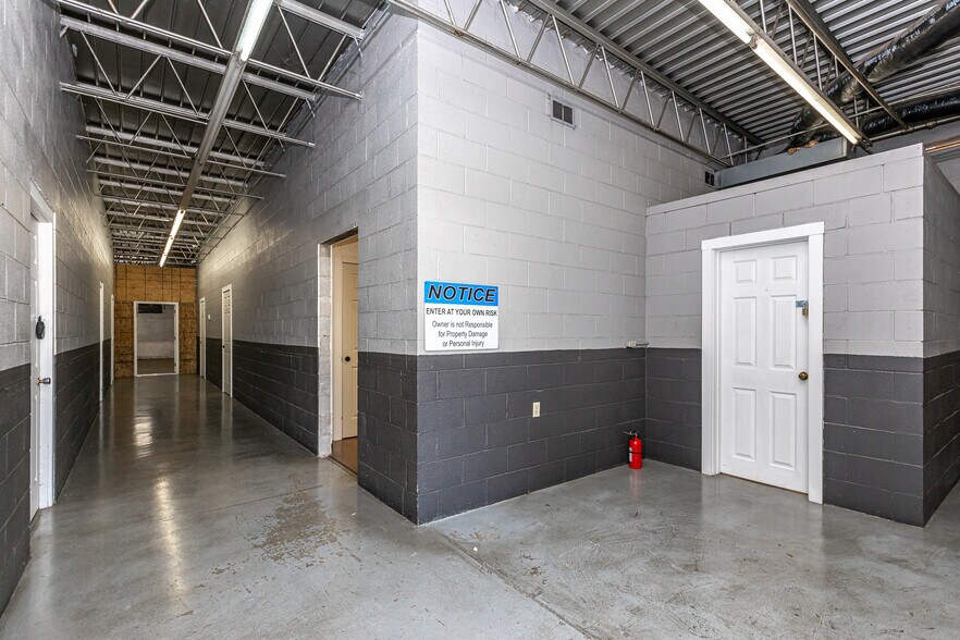 More Photos Of 665 David Ave, Danville Self Storage For Lease