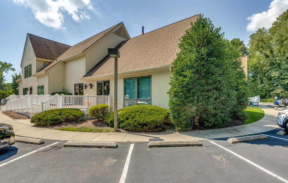 More Photos Of 30 Jackson Rd, Medford Office For Sale