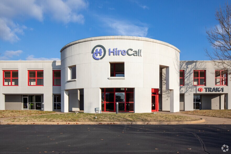 More Photos Of 7127-7133 Riverside Pky, Tulsa Office For Sale