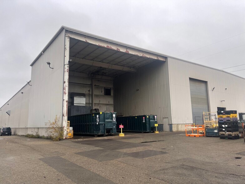 More Photos Of 4714 Circuit Ct, Wayland Manufacturing For Lease
